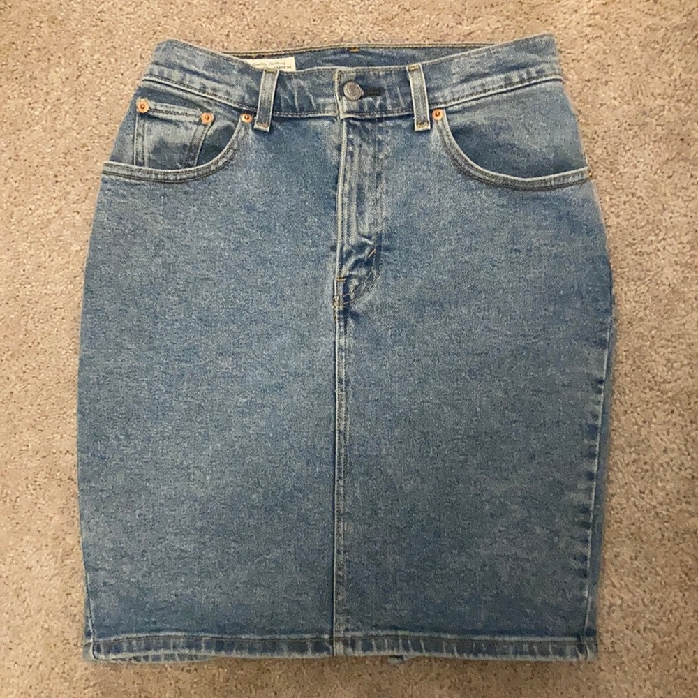 Classic denim skirt 🔹